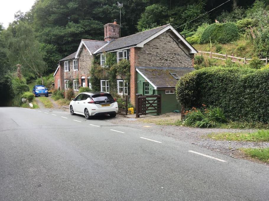 200 Year Old Gardener'S Cottage, Mid Wales ชานีดลอยส์ ภายนอก รูปภาพ
